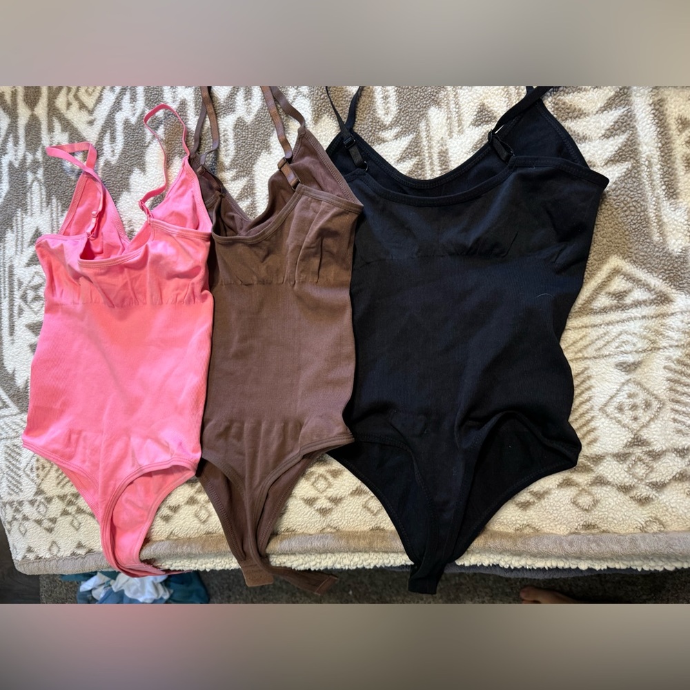 Set of 3 brand new bodysuits